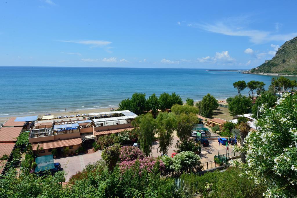 Hotel Acquasanta Террачина Экстерьер фото