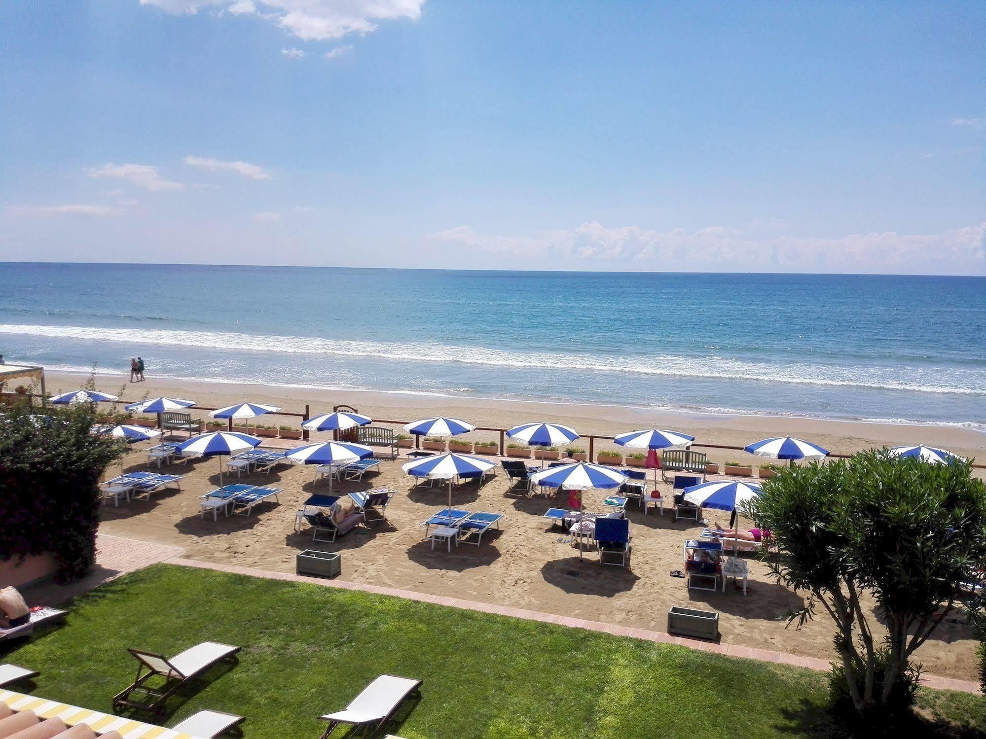 Hotel Acquasanta Террачина Экстерьер фото